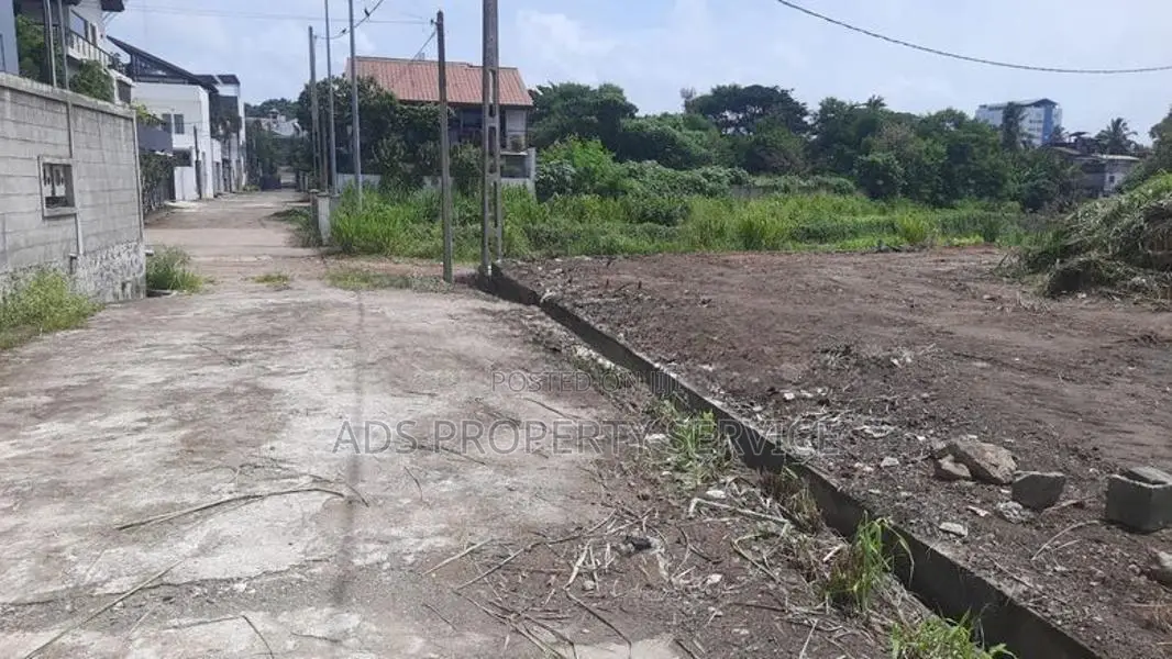11 ph Superb bare land (highly residential area) for sale in Nugegoda