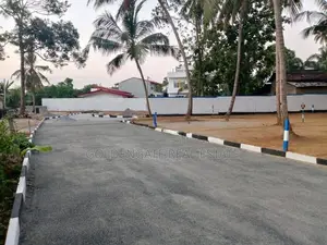 කලගෙඩිහේන නුවර පාර ලගින් බිම්කොටස් කිහිපයක් විකිණීමට