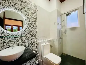 තලවතුගොඩ අලුත්ම අලුත් දෙමහල් නිවසක්