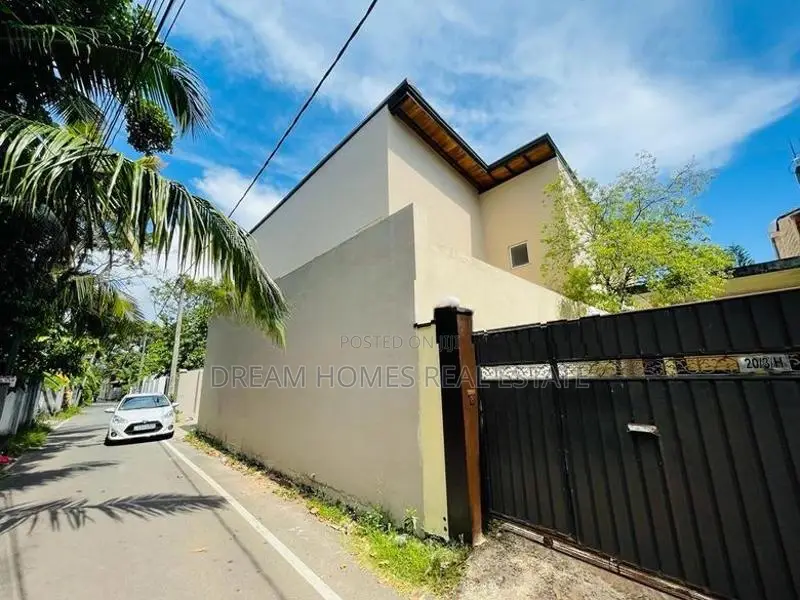 Spacious Modern House for Sale – Gangarama Road