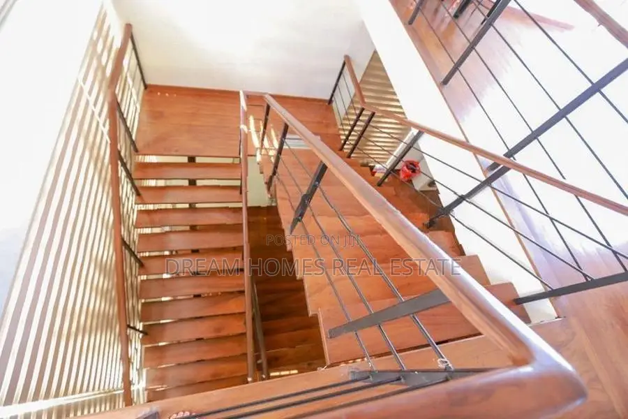 Spacious 5 Bedroom House for Sale in Nugegoda