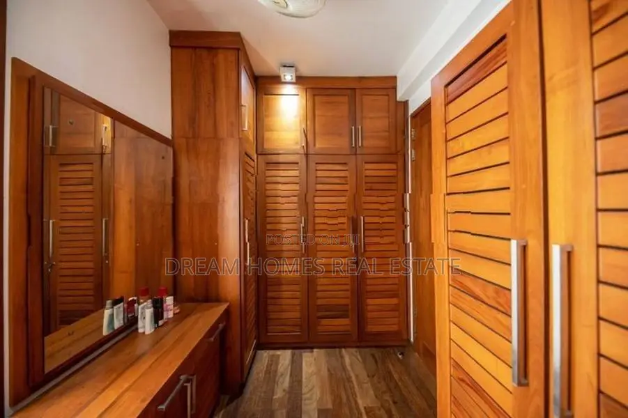 6-Bedroom Luxury Residence for Sale – Delkanda