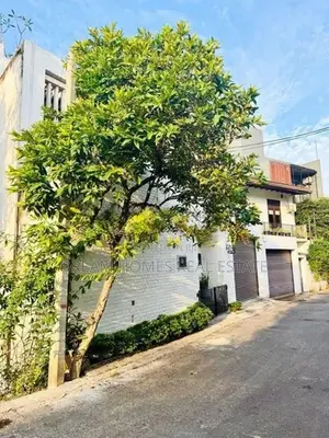 Architectural Luxury House for Sale in Thalawathugoda