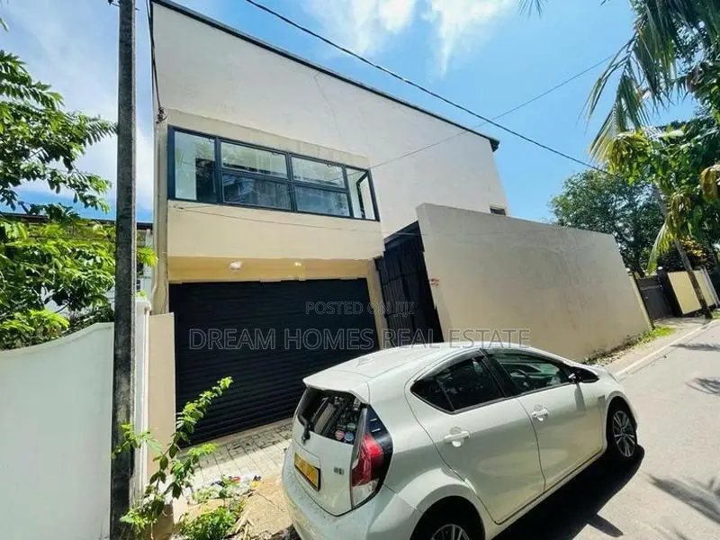 Spacious Modern House for Sale – Gangarama Road