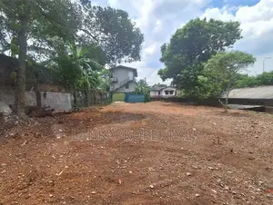 Prime Residential Cum Land for Sale in Kadawatha Close to Kandy Road.