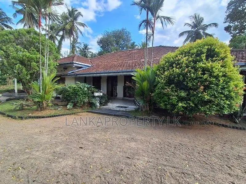 House for Sale in Malwathuhiripitiya, Gampaha
