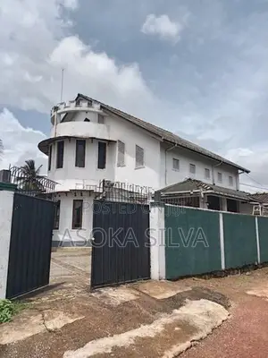 මාවරමණ්ඩිය - තුන්මහල් අර්ධ සුඛෝපබෝගී නිවසක් විකිණීමට