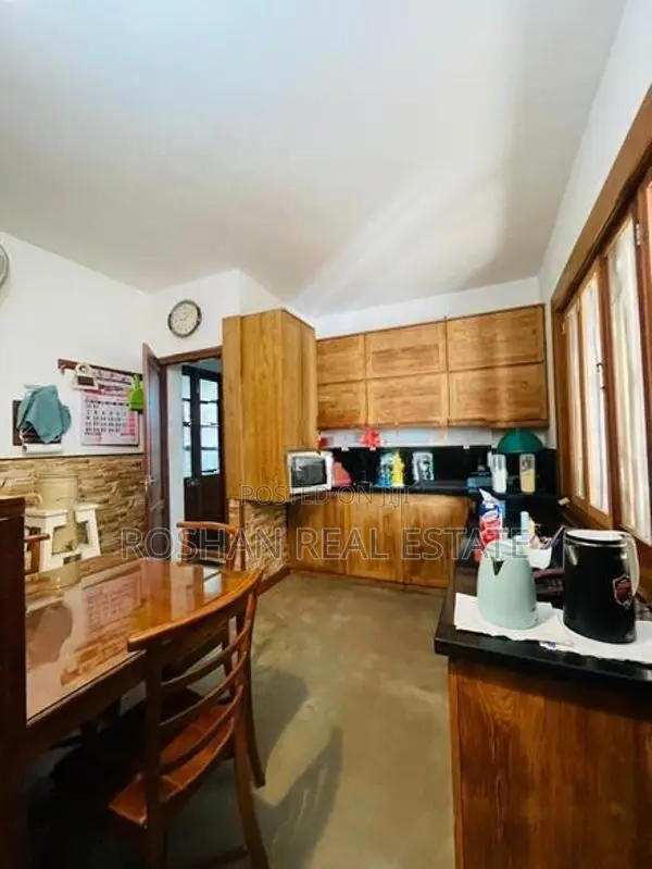 LUXURY SEMI FURNISHED HOUSE FOR RENT NAWALA KOSWATTA CH2629