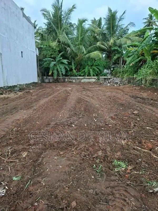 Waragoda, Kelaniya - Valuable Rectangular Land for Sale