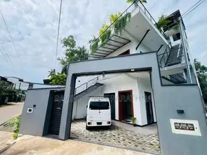 Spacious 3-Storey House for Rent in Kesbewa, Piliyandala
