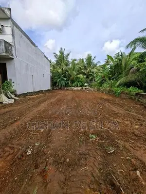 Waragoda, Kelaniya - Valuable Rectangular Land for Sale