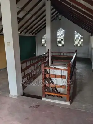 මාවරමණ්ඩිය - තුන්මහල් අර්ධ සුඛෝපබෝගී නිවසක් විකිණීමට