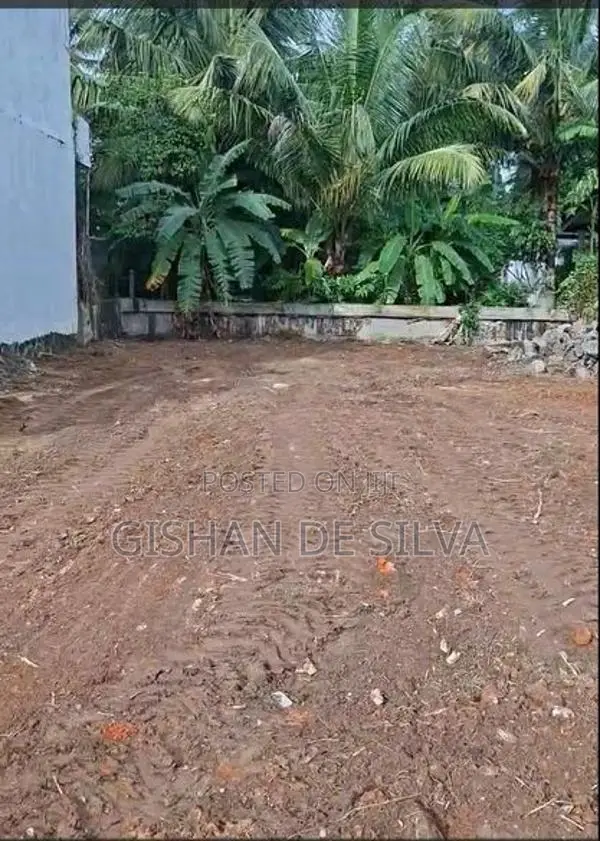 Waragoda, Kelaniya - Valuable Rectangular Land for Sale
