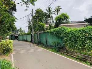 House for Sale in Piliyndala | 8 BR 21 Purchase