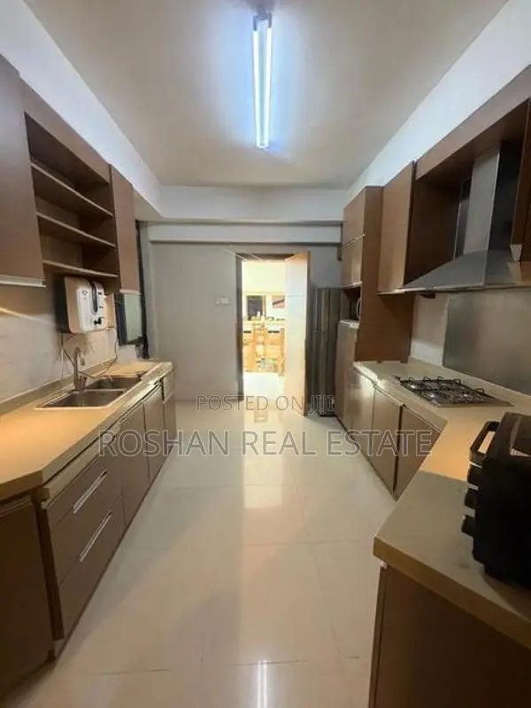 LUXURY FULLY FURNISHED FOUR BEDROOM APARTMENT FOR RENT COLOMBO 5 AH264