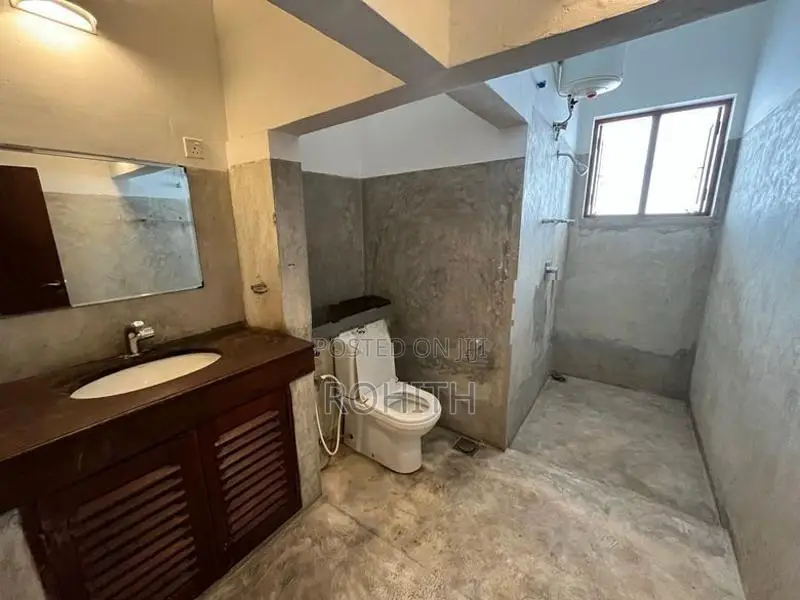4 Bedroom Upstair Unit For Rent Colombo 07