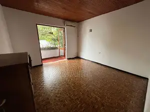 4 Bedroom Upstair Unit For Rent Colombo 07