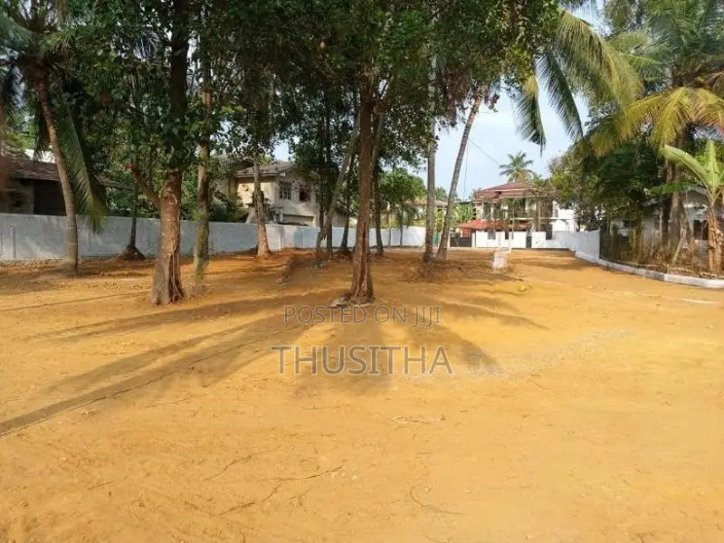 Kalagedihena Sapugasthenna Valuable Land for Sale