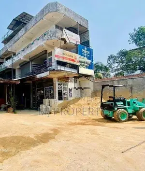 ( IS-1030) Highly Valuable Commercial Building Sale in Pannipitiya