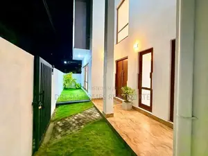 Super Luxury 3-Storey House for Sale – Hokandara