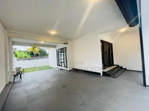 Spacious 6,000 Sqft Luxury House – Mount Lavinia