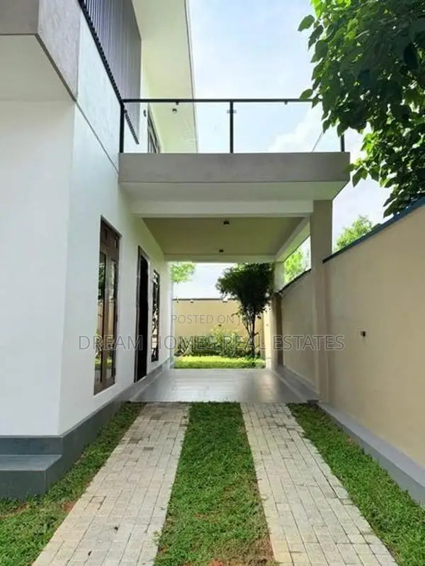 Modern Luxury House for Sale – Pannipitiya (Kanvin City)