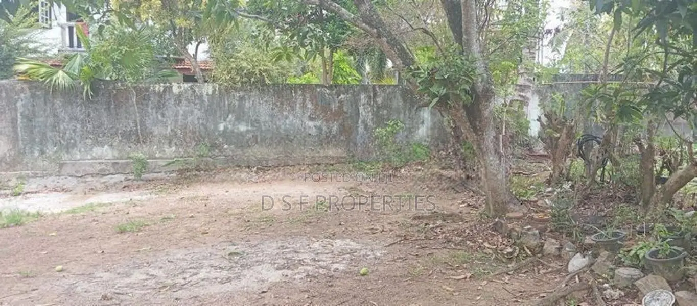 A 10 Perches Land for Sale Waking Distance Kottawa City