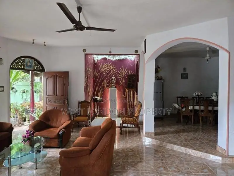 Luxury 2 Story House for Sale – Rathmalana