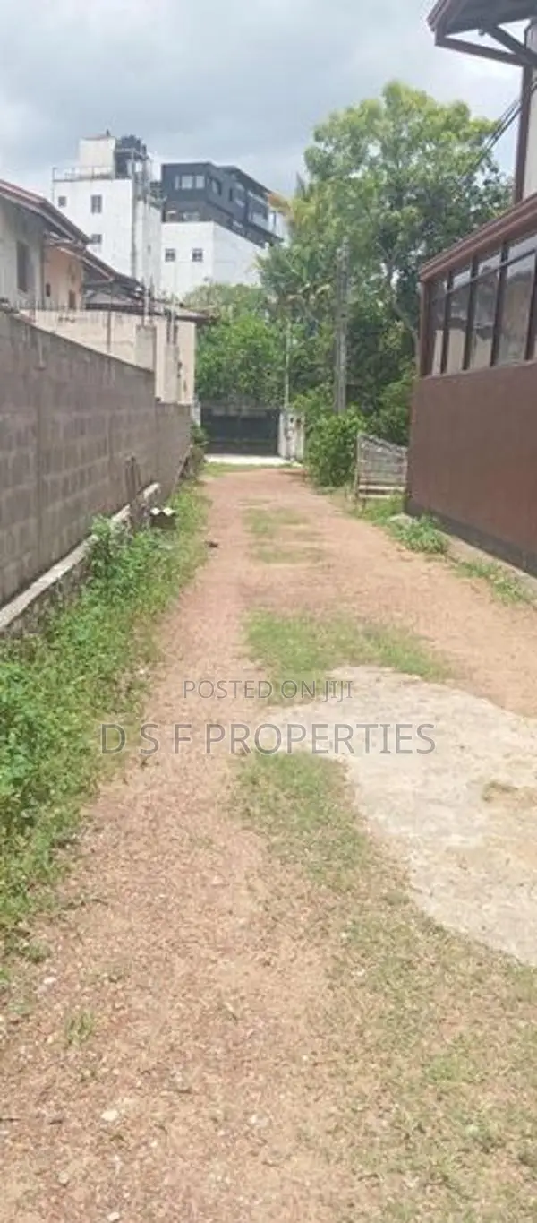 A 10 Perches Land for Sale Waking Distance Kottawa City