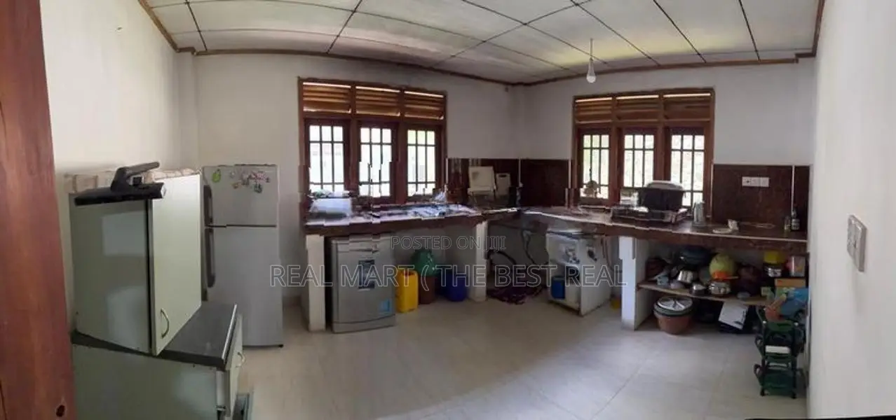 GALLE : 6BR (21P) TWO-STOREY MODERN HOUSE FOR SALE