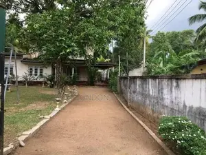 Spacious 2 Story House with Large Land for Sale – Hanwella