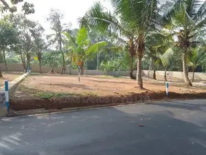 Land in Gonahena Waboda Road
