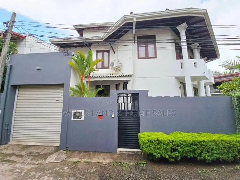 Luxury 5 Bedrooms House For Sale - Pannipitiya