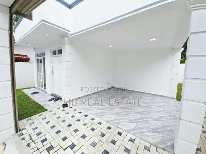 Architecture Designed Luxury Three Story House Kesbewa