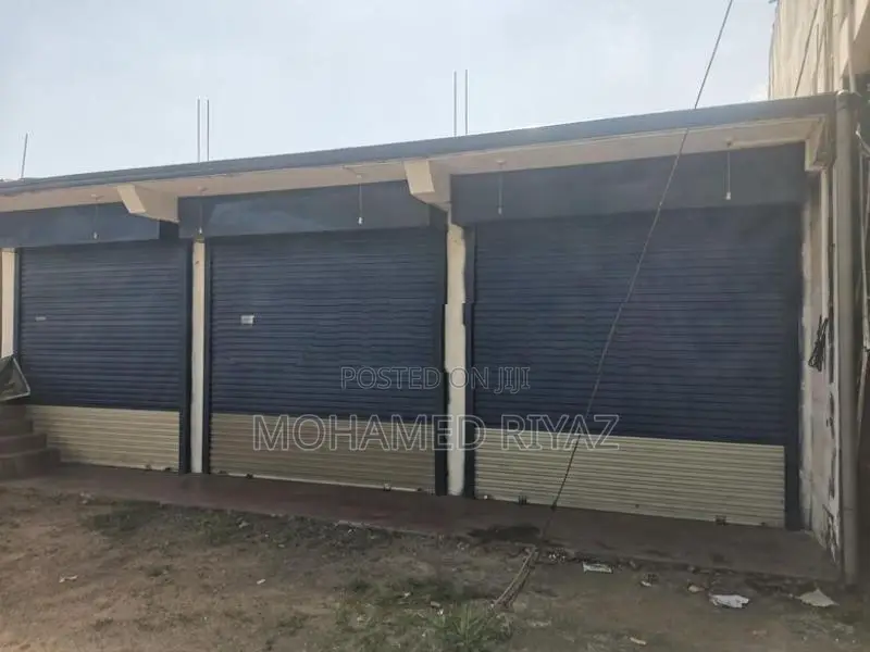 20 Perches Land with 3 shops for sale in Welimada