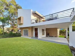 4 Bedroom House for Sale in Seeduwa.