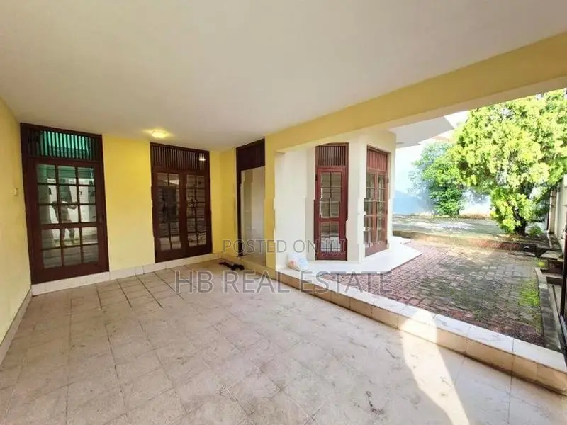 Nawala Designed Luxury Three Story House For Rent
