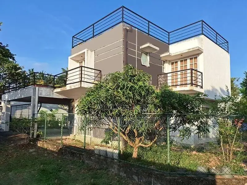 4 Bedroom House for Sale in Seeduwa.