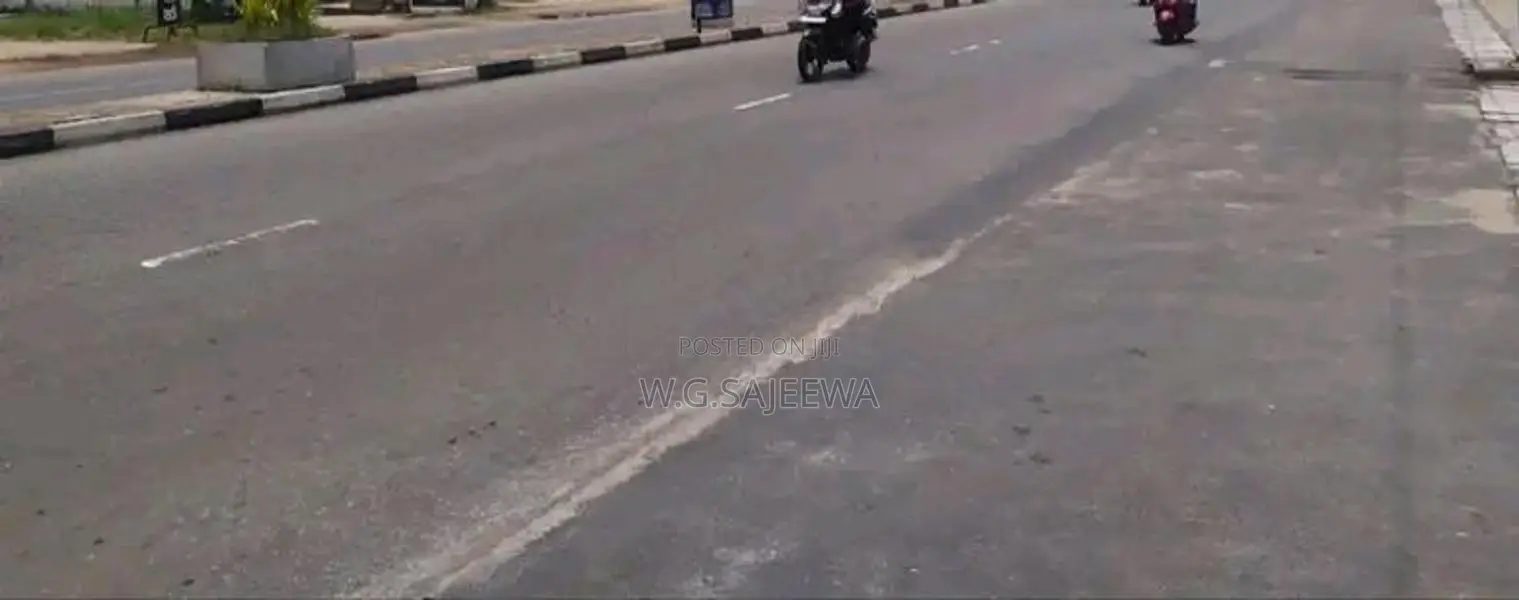 Commercial House with Land for Rent in Seeduwa, Liyanagemulla