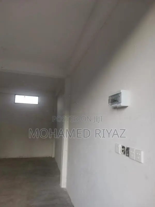 20 Perches Land with 3 shops for sale in Welimada