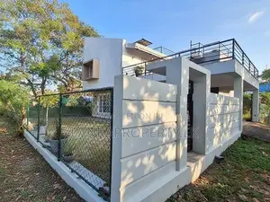 4 Bedroom House for Sale in Seeduwa.