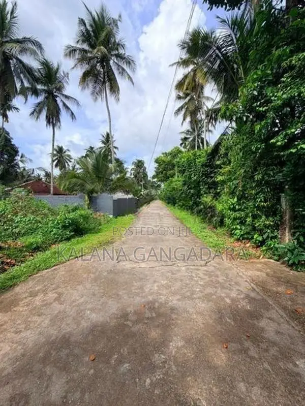 Land for Sale in Athurugiriya