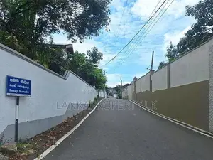 Land with Basic House for Sale Thalahene, Malabe.
