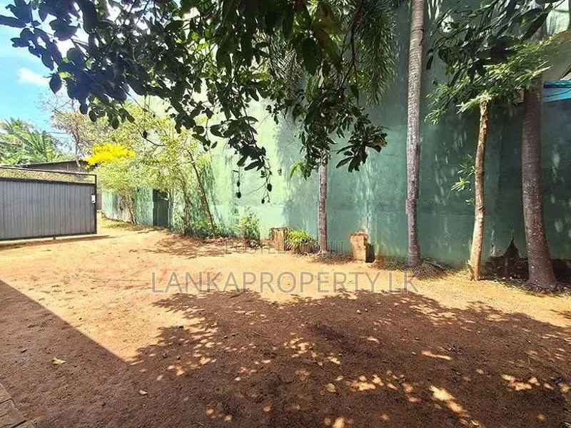 Land with Basic House for Sale Thalahene, Malabe.