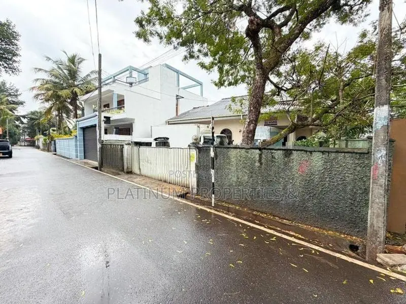 QUICK SALE: Piliyandala Miriswatta Junc 20P Land with 2S House For Sal