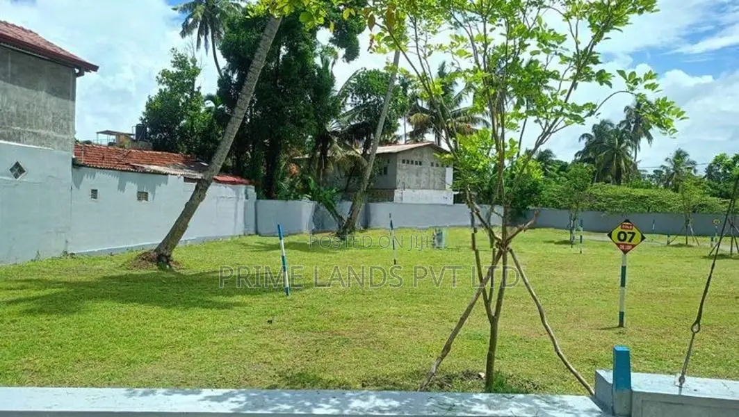 Land In Katunayake