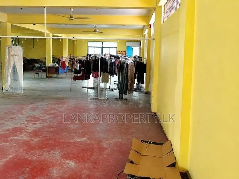 Building for rent in Pilimathalawa Rs. 4.75 Lakhs (Per Month)