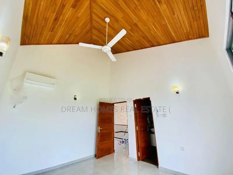 Brand New Designer Luxury House for Sale in Athurugiriya