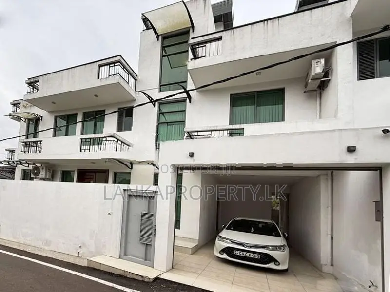 Brand New 3-Storey House for Sale – Kaduwela