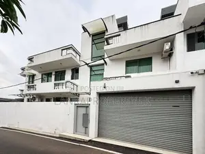 Brand New 3-Storey House for Sale – Kaduwela